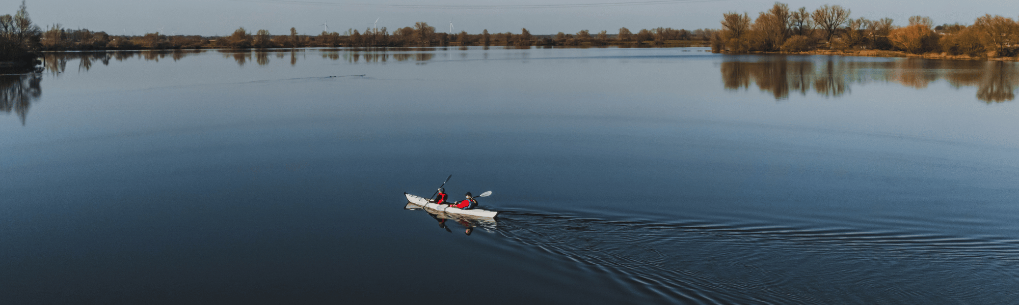 Maas en Oever aan het water