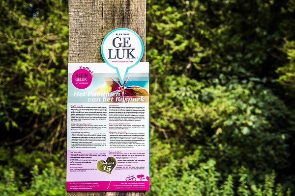 Informatiebord over geluksplek 15 in de gemeente Roerdalen