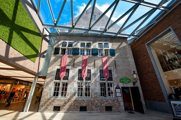 Taverne de Oude Munt, gelegen in de Muntpassage in Weert