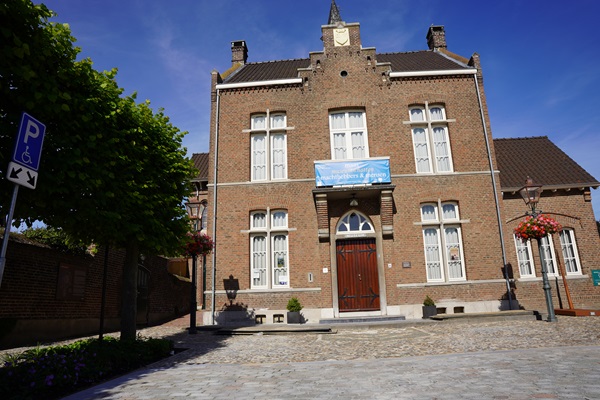 Het pand waar zowel VVV Stevensweert is gevestigd als ook het Streekmuseum Stevensweert